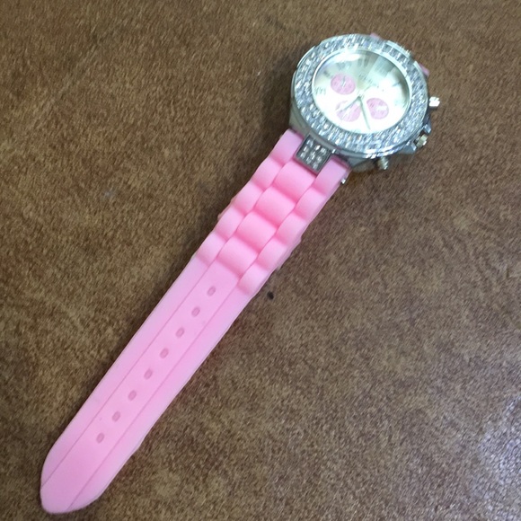 BOGO Pink Rhinestone Quartz Watch - Picture 5 of 8